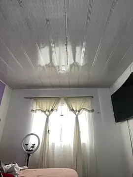 Snapshot of hannahb-e chatting on 03/05/26, 02:46 hannahb-e online show from 03/05/26, 02:46