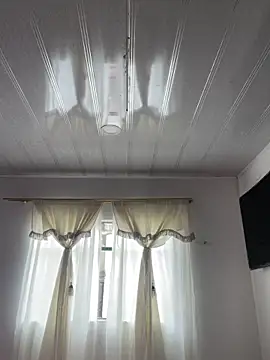 Snapshot of hannahb-e chatting on 03/12/26, 04:13 hannahb-e online show from 03/12/26, 04:13