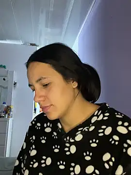 hannahb-e online show from 04/28/26, 03:33