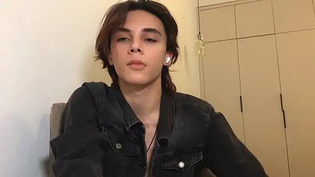 Snapshot of k0sta_ chatting on 12/30/24, 05:34 k0sta online show from 12/30/24, 05:34