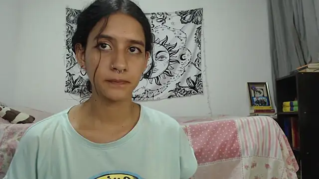 Snapshot of AlinaWoolf_ chatting on 01/14/25, 02:29 AlinaWoolf  online show from 01/14/25, 02:29