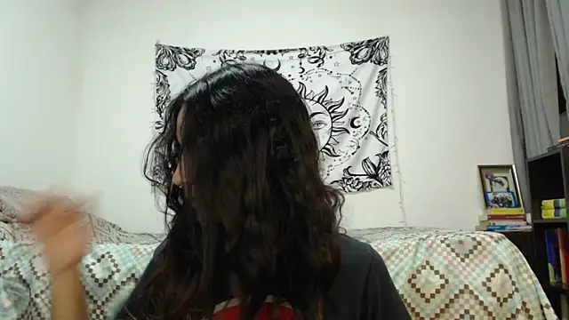 Snapshot of AlinaWoolf_ chatting on 02/02/25, 03:43 AlinaWoolf  online show from 02/02/25, 03:43