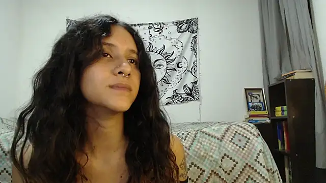 Snapshot of AlinaWoolf_ chatting on 02/09/25, 07:16 AlinaWoolf  online show from 02/09/25, 07:16