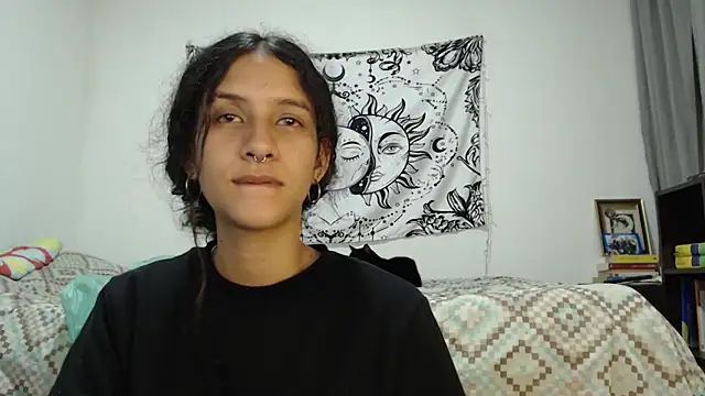 Snapshot of AlinaWoolf_ chatting on 03/06/25, 04:30 AlinaWoolf  online show from 03/06/25, 04:30