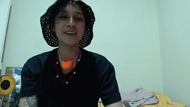 AlinaWoolf  online show from 06/25/26, 03:06