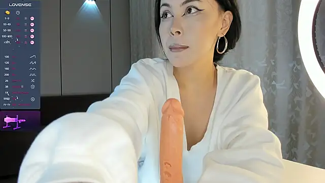 Liu Yifei  online show from 09/24/25, 01:20