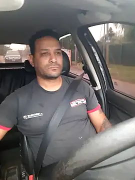 Snapshot of hecwil8 chatting on 12/21/24, 11:33 hecwil8 online show from 12/21/24, 11:33