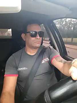 Snapshot of hecwil8 chatting on 10/27/25, 11:36 hecwil8 online show from 10/27/25, 11:36