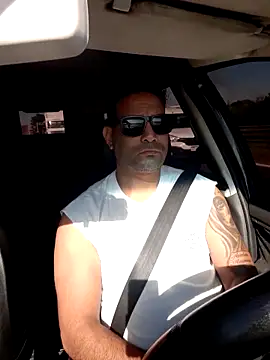 hecwil8 online show from 11/28/25, 11:24