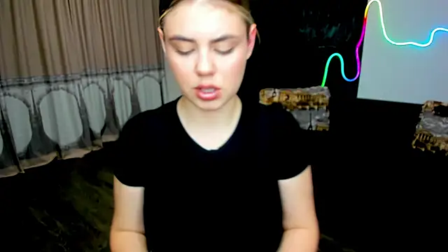 IsabellaBler online show from 10/08/25, 11:52