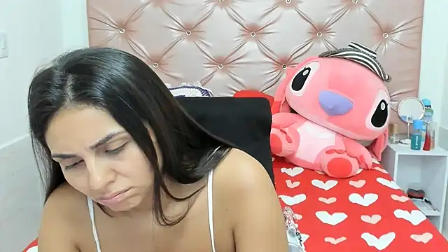 Snapshot of KatiaMoore chatting on 10/11/25, 03:28 KatiaMoore online show from 10/11/25, 03:28