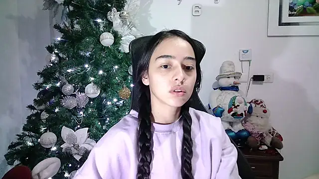 Snapshot of aineangeel chatting on 12/04/24, 12:30 aineangeel online show from 12/04/24, 12:30