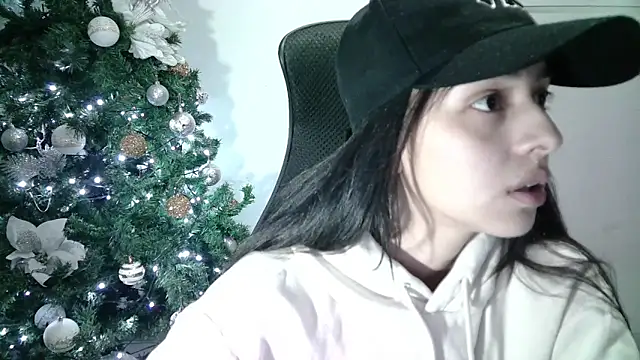 Snapshot of aineangeel chatting on 12/25/24, 02:46 aineangeel online show from 12/25/24, 02:46