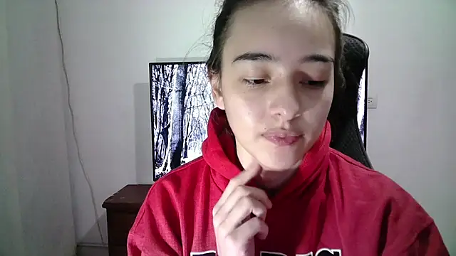 Snapshot of aineangeel chatting on 02/19/25, 11:36 aineangeel online show from 02/19/25, 11:36