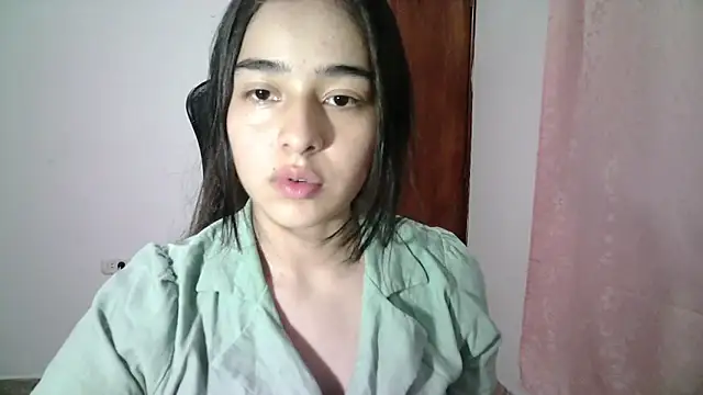 Snapshot of aineangeel chatting on 09/20/25, 02:23 aineangeel online show from 09/20/25, 02:23