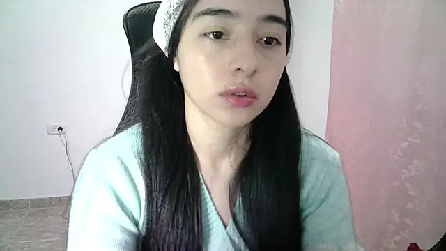 Snapshot of aineangeel chatting on 09/24/25, 12:25 aineangeel online show from 09/24/25, 12:25