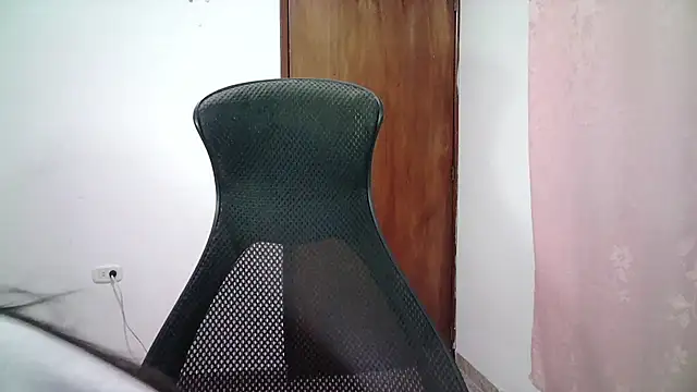 Snapshot of aineangeel chatting on 10/09/25, 12:19 aineangeel online show from 10/09/25, 12:19