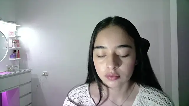 Snapshot of aineangeel chatting on 11/12/25, 01:39 aineangeel online show from 11/12/25, 01:39