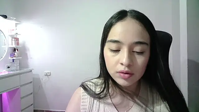 Snapshot of aineangeel chatting on 12/02/25, 01:00 aineangeel online show from 12/02/25, 01:00