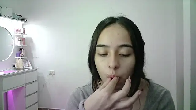 Snapshot of aineangeel chatting on 01/08/26, 12:46 aineangeel online show from 01/08/26, 12:46