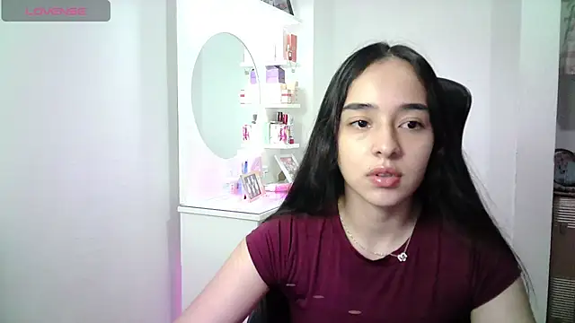 Snapshot of aineangeel chatting on 07/05/26, 11:45 aineangeel online show from 07/05/26, 11:45