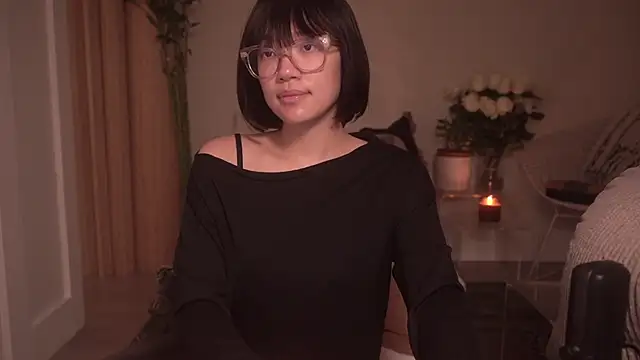 Snapshot of meganmei666 chatting on 02/06/25, 02:44 meganmei666 online show from 02/06/25, 02:44