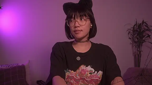 Snapshot of meganmei666 chatting on 10/13/25, 02:11 meganmei666 online show from 10/13/25, 02:11