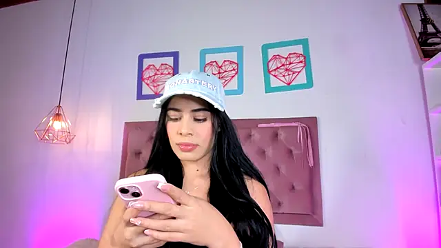 Snapshot of susan_zc chatting on 01/04/25, 07:44 susan zc online show from 01/04/25, 07:44