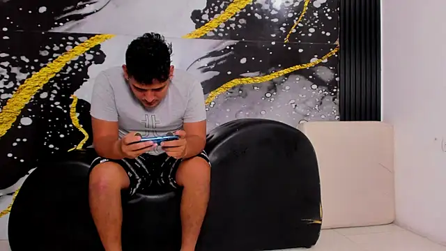 Snapshot of sweethot___ chatting on 09/08/25, 02:16 sweethot online show from 09/08/25, 02:16