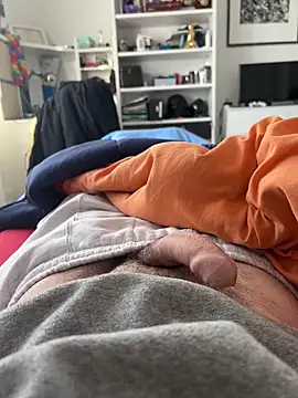 Snapshot of Diegodaddy01 chatting on 12/31/24, 01:52 Diegodaddy01 online show from 12/31/24, 01:52