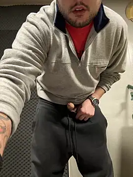 Snapshot of Diegodaddy01 chatting on 11/02/25, 01:24 Diegodaddy01 online show from 11/02/25, 01:24