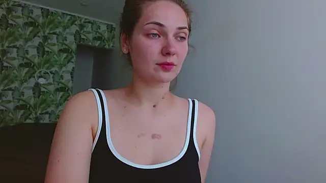 Olivia shine online show from 06/25/26, 04:23