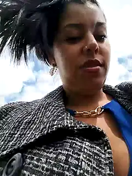 Snapshot of Emily_Wane chatting on 12/17/24, 04:43 Emily Wane online show from 12/17/24, 04:43