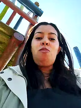 Snapshot of Emily_Wane chatting on 12/19/24, 04:46 Emily Wane online show from 12/19/24, 04:46