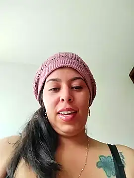 Snapshot of Emily_Wane chatting on 12/23/24, 09:08 Emily Wane online show from 12/23/24, 09:08