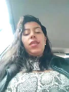 Snapshot of Emily_Wane chatting on 12/29/24, 05:33 Emily Wane online show from 12/29/24, 05:33