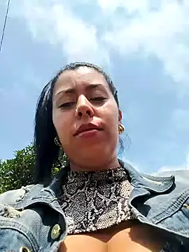 Snapshot of Emily_Wane chatting on 01/07/25, 06:45 Emily Wane online show from 01/07/25, 06:45