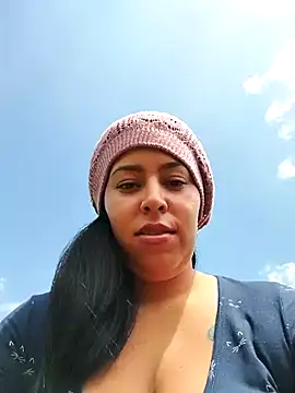 Snapshot of Emily_Wane chatting on 01/14/25, 04:29 Emily Wane online show from 01/14/25, 04:29