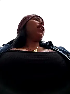 Snapshot of Emily_Wane chatting on 03/11/25, 05:57 Emily Wane online show from 03/11/25, 05:57