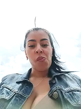 Snapshot of Emily_Wane chatting on 09/26/25, 04:44 Emily Wane online show from 09/26/25, 04:44