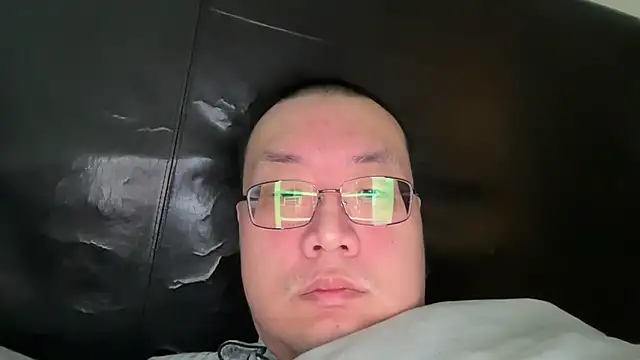 Snapshot of slaveasianboy chatting on 12/20/24, 05:40 slaveasianboy online show from 12/20/24, 05:40