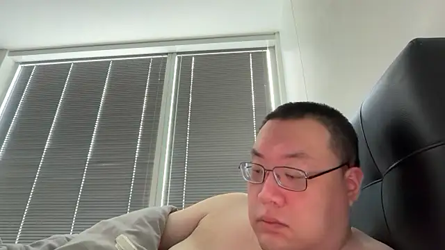 Snapshot of slaveasianboy chatting on 06/06/26, 06:56 slaveasianboy online show from 06/06/26, 06:56