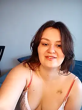 Snapshot of BlackCurly chatting on 01/05/25, 09:59 BlackCurly online show from 01/05/25, 09:59