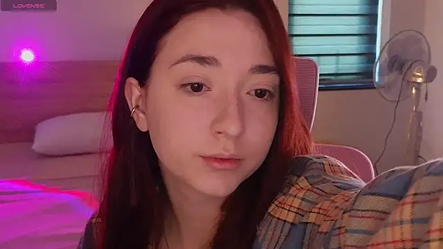 YasmineWest online show from 05/01/26, 12:37