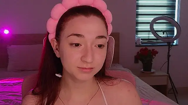 YasmineWest online show from 05/07/26, 12:49