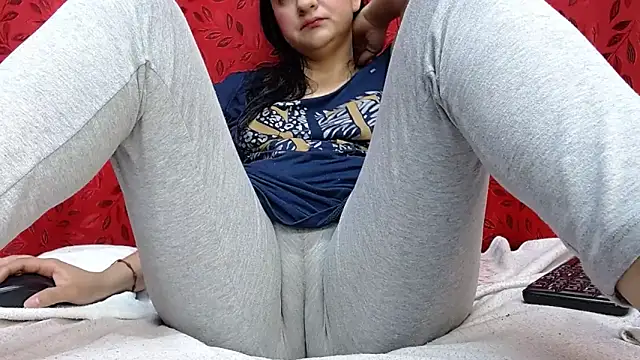 Snapshot of MELANIE_SEX69 chatting on 02/18/26, 09:44 MELANIE SEX69 online show from 02/18/26, 09:44