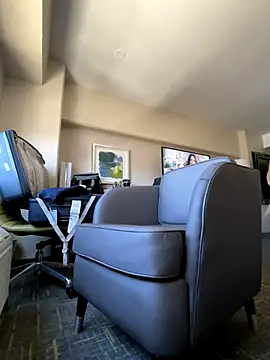 fatfabulous1981 online show from 10/19/25, 06:19