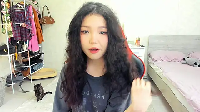 Snapshot of wastforu chatting on 11/12/25, 08:48 wastforu online show from 11/12/25, 08:48