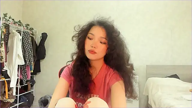 Snapshot of wastforu chatting on 02/16/26, 10:44 wastforu online show from 02/16/26, 10:44