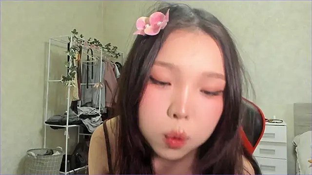 Snapshot of wastforu chatting on 03/23/26, 10:41 wastforu online show from 03/23/26, 10:41